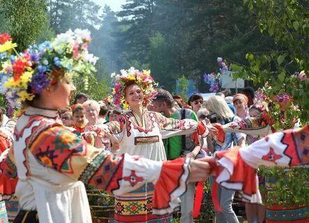 Хороводно-игровая программа "Дружный хоровод" Хороводно-игровая программа "Дружный хоровод"