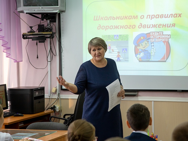 Более 200 сотрудников требуется новой школе на 1 500 мест в Благовещенске