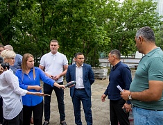 Олег Имамеев проверил, как идет обновление сквера Приемыхова