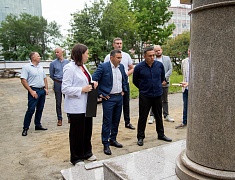 Олег Имамеев проверил, как идет обновление сквера Приемыхова