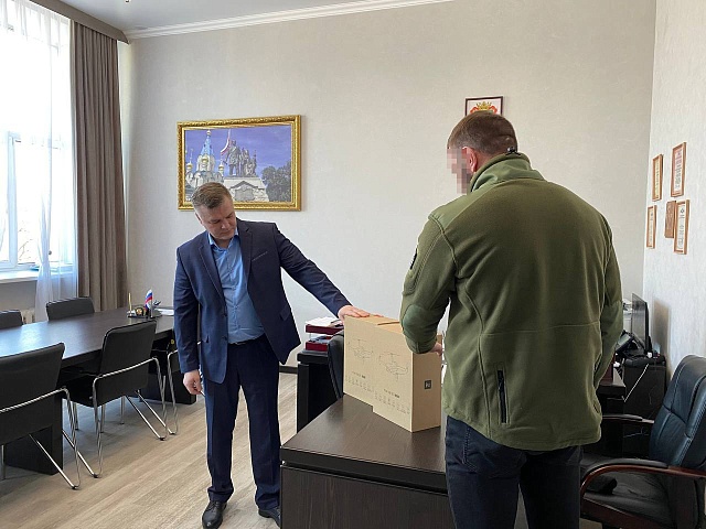 Администрация поддержала благовещенских бойцов: участник СВО привезет на место службы квадрокоптеры