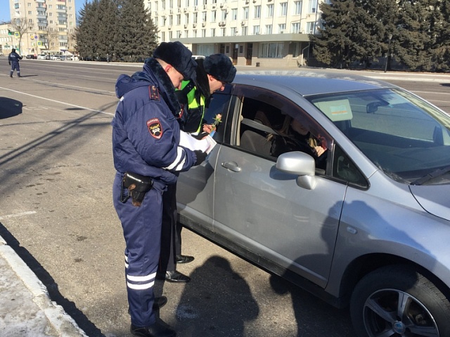 Госавтоинспекция Благовещенска проверяет и пешеходов, и водителей