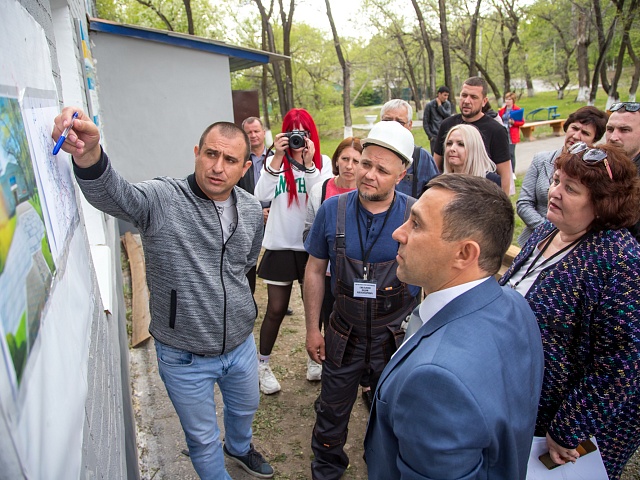 Мэр города Олег Имамеев проконтролировал ремонтные работы Дома культуры в селе Садовом